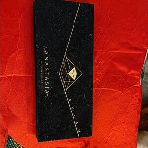 Anastasia Beverly Hills Prism Eyeshadow Palette